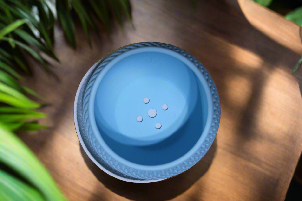 Beautiful Drift Planter with Wrap Around Plate