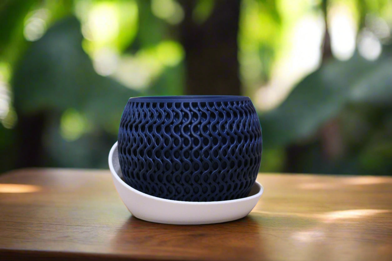Beautiful Echo Planter with Wrap Around Plate