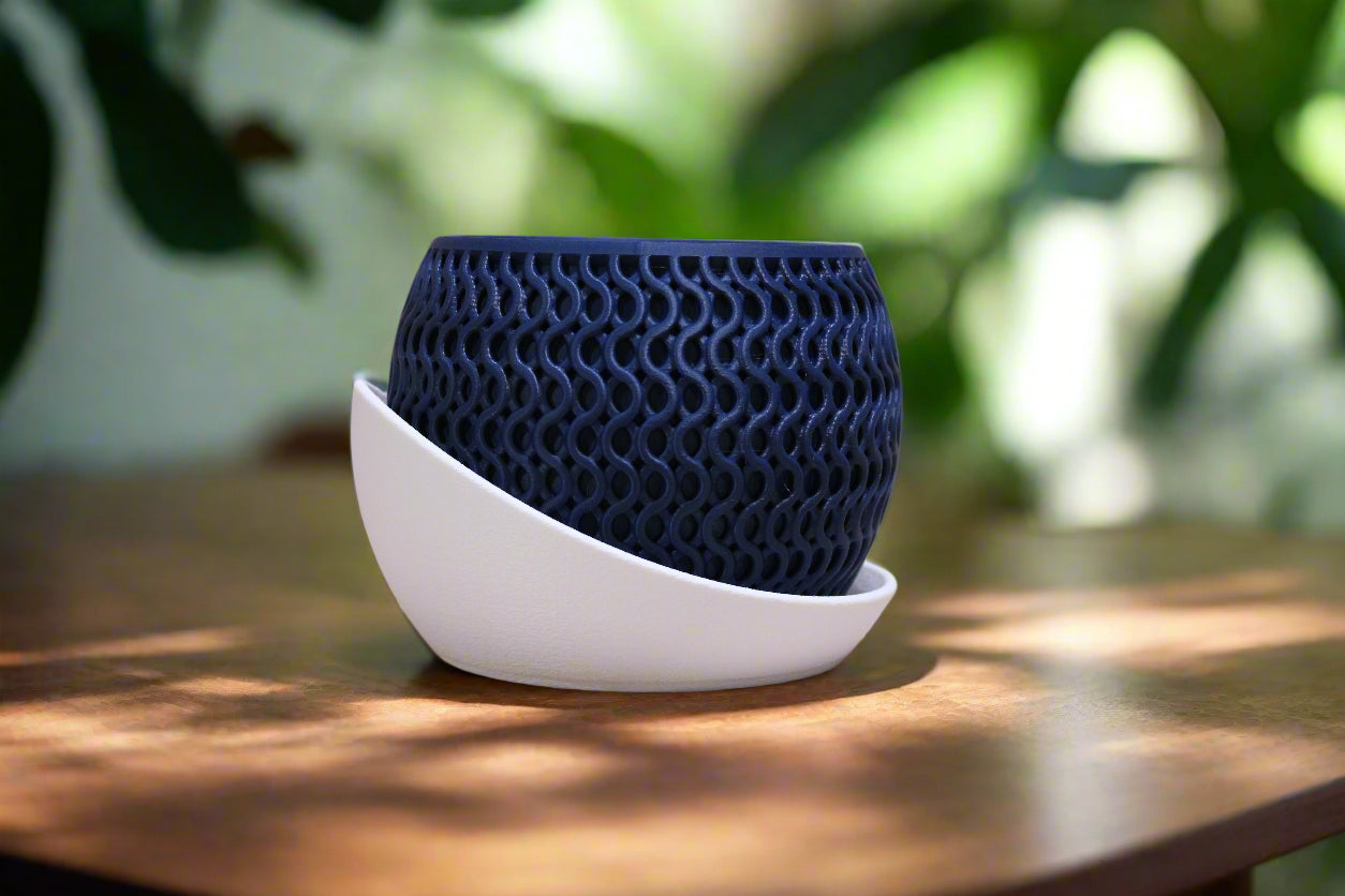 Beautiful Echo Planter with Wrap Around Plate