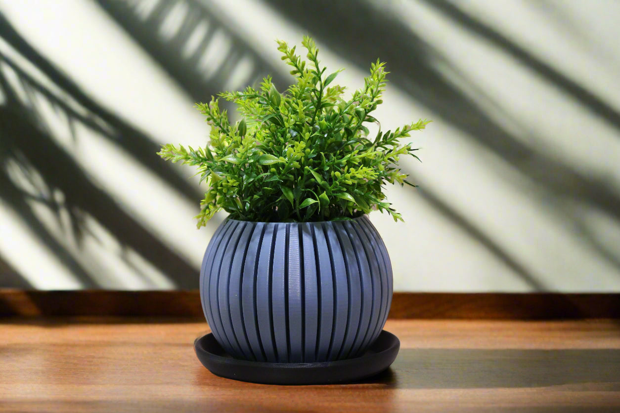 Beautiful Nimbus Planter with Plate